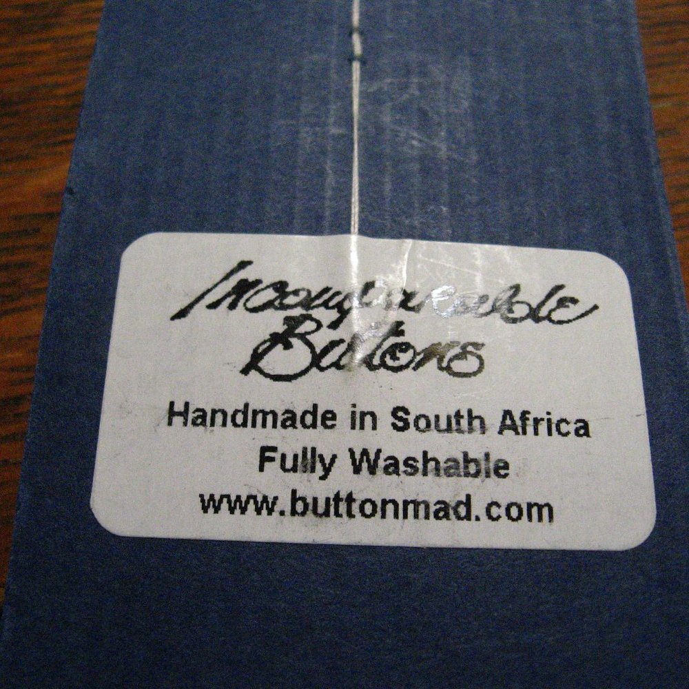 đ§ľ Incomparable Buttons Sewing Tools - Picture 5 of 6